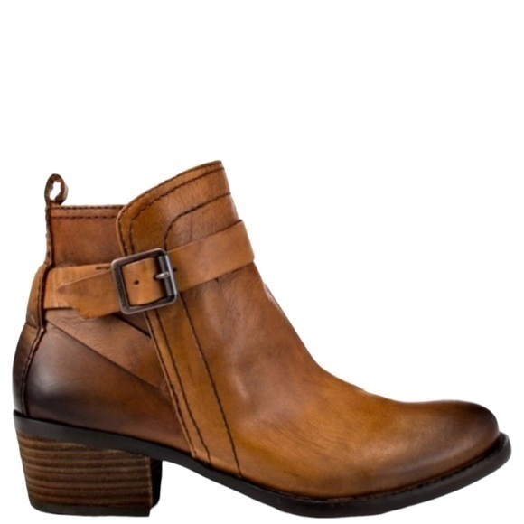 Vince Camuto Shoes - Vince Camuto VP Beamer Brown Booties Size 9.5